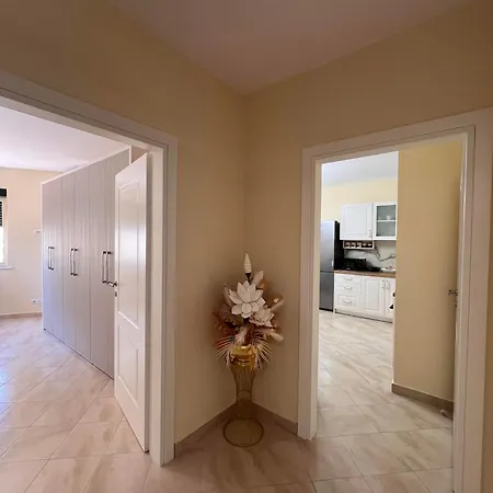 Lored Apartment Durres