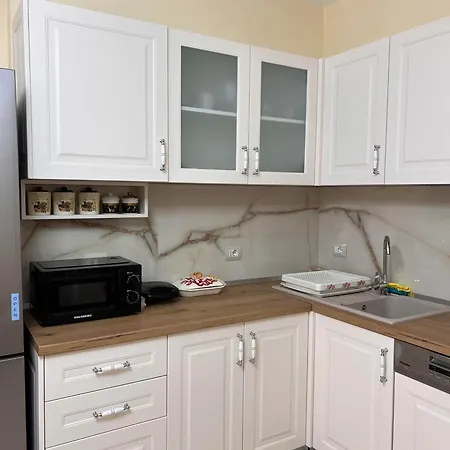 Lored Apartment *